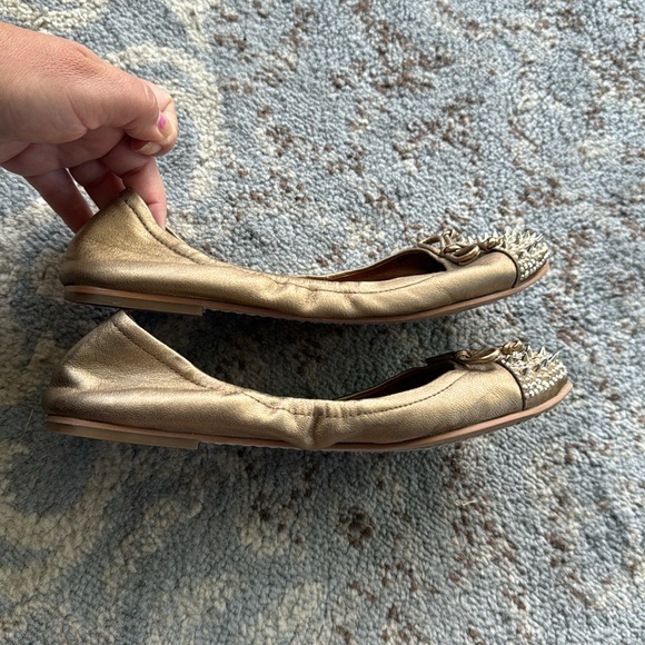 Sam Edelman Beatrix Egypt Spike Cap Toe Flats Gold 7 - Picture 7 of 8